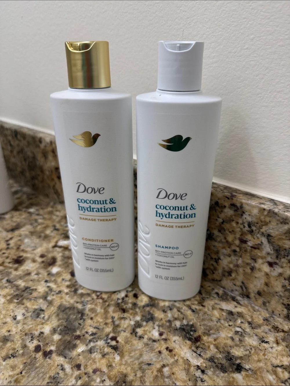 NWT Dove Coconut & Hydration Shampoo and Conditioner Set
